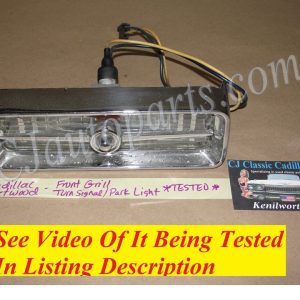 OEM 1967 1968 Cadillac Fleetwood Deville Calais LEFT SIDE FRONT GRILL TURN SIGNAL PARK LIGHT LENS HOUSING